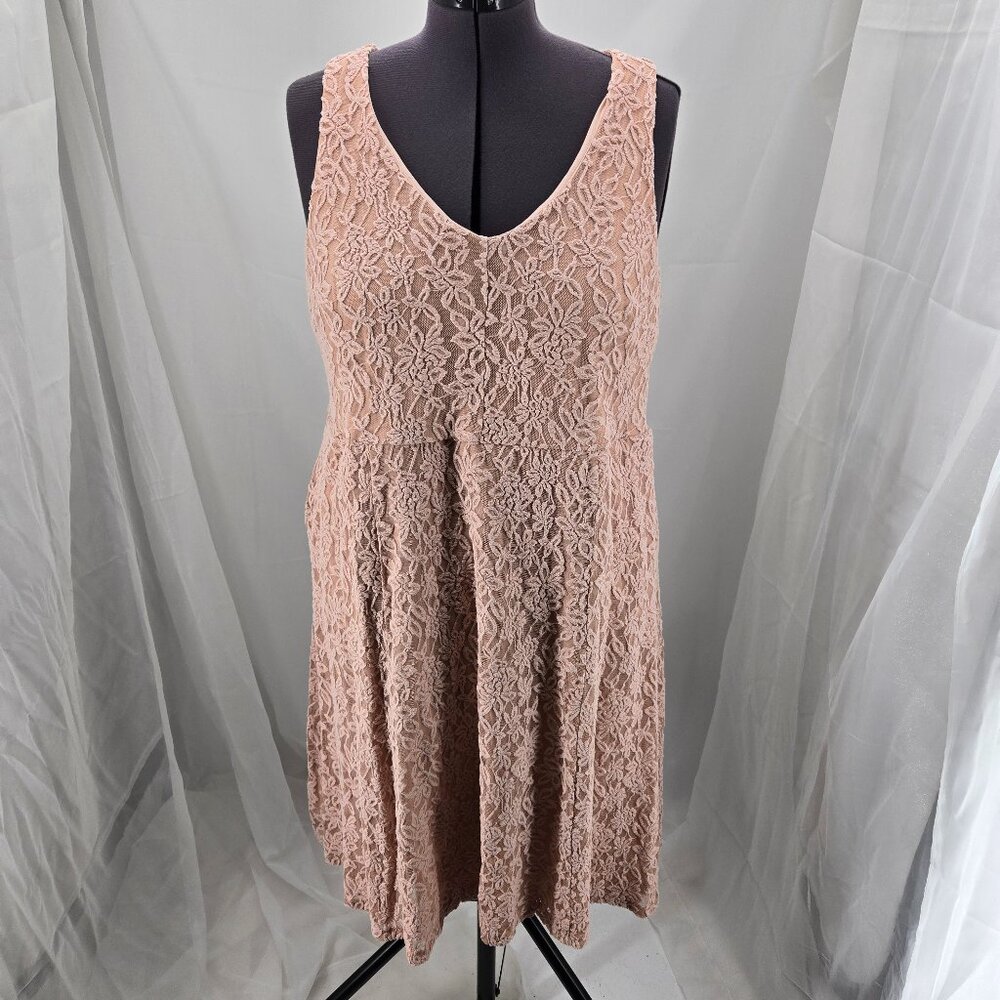 718-17 Torrid Dusty pink Rose Lace Midi Dress Size 2 16/18